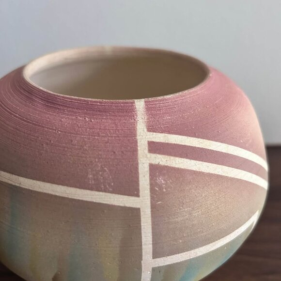 Vintage 80s Navajo Pottery Vase Signed Sanders Pastel Airbrushed Geometric Style - Picture 4 of 10